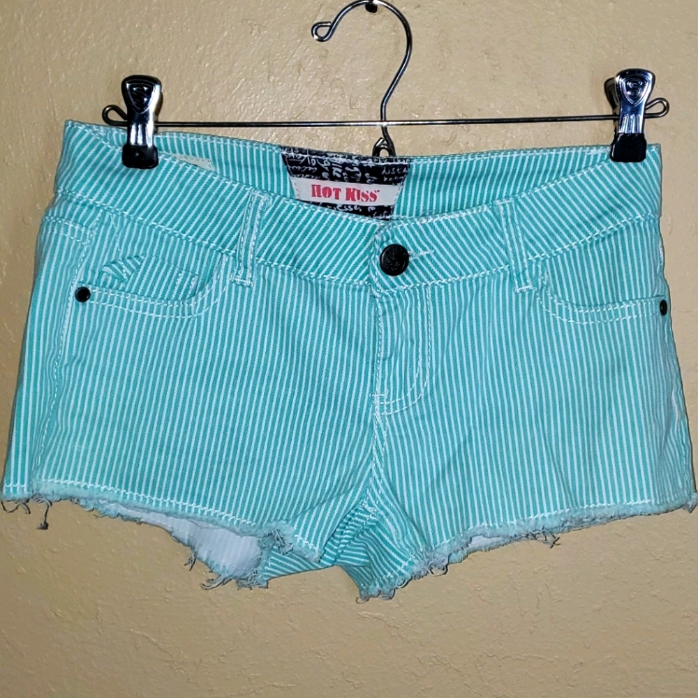 🔳🟢Hot kiss cutoff shorts